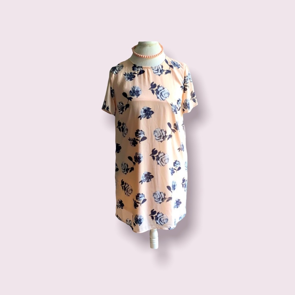 -3/$10- Mia & Tess Pink with Floral Pattern Dress with Pockets!!